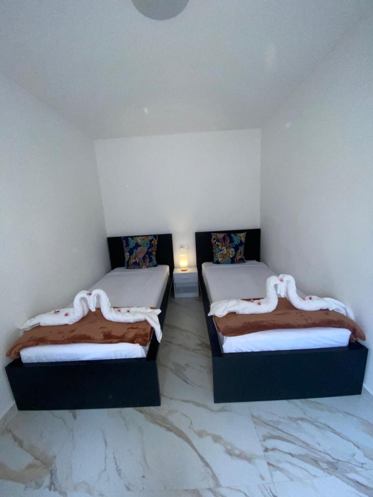 Requesens Playa Apartment Empuriabrava Exterior photo